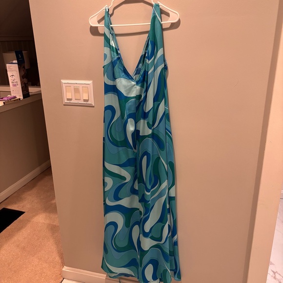 Patterned Blue Dress - Picture 4 of 4